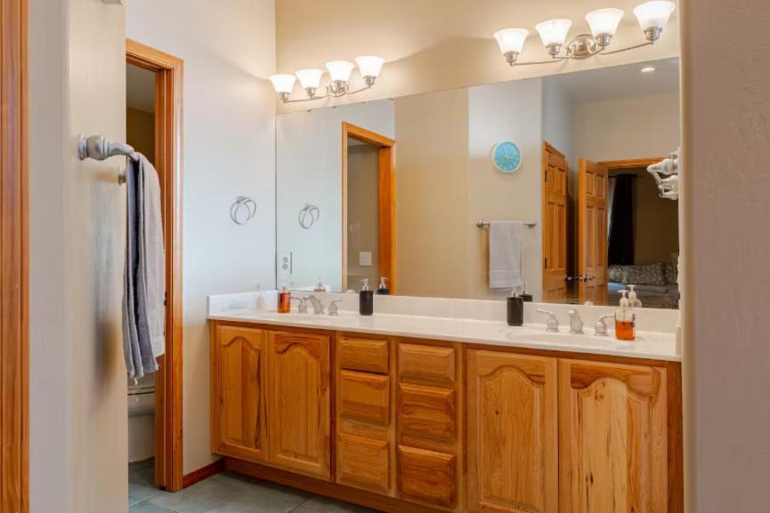 7 Beds With Jacuzzi And Outdoor Patio * Flagstaff