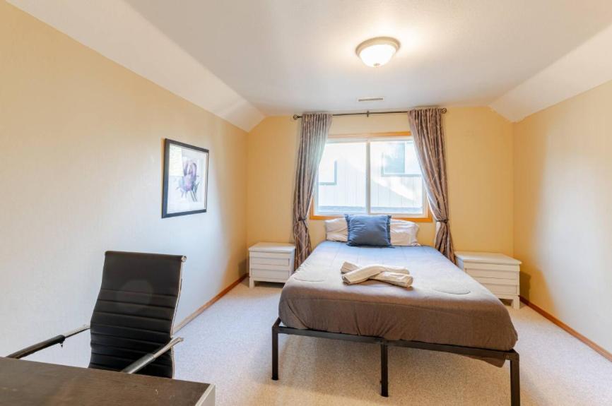 7 Beds With Jacuzzi And Outdoor Patio