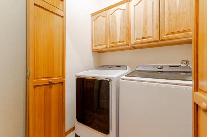 7 Beds With Jacuzzi And Outdoor Patio Holiday home *