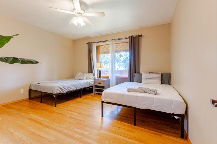 7 Beds With Jacuzzi And Outdoor Patio *