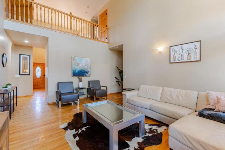 7 Beds With Jacuzzi And Outdoor Patio