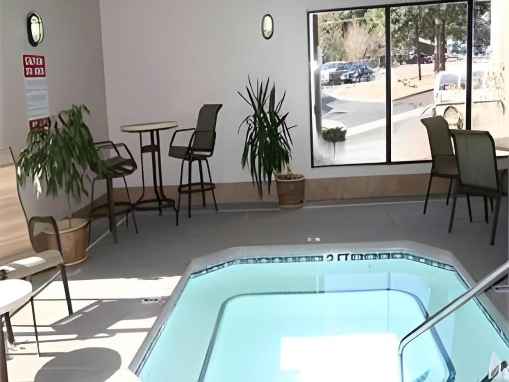 Flagstaff Hotel Hotel
