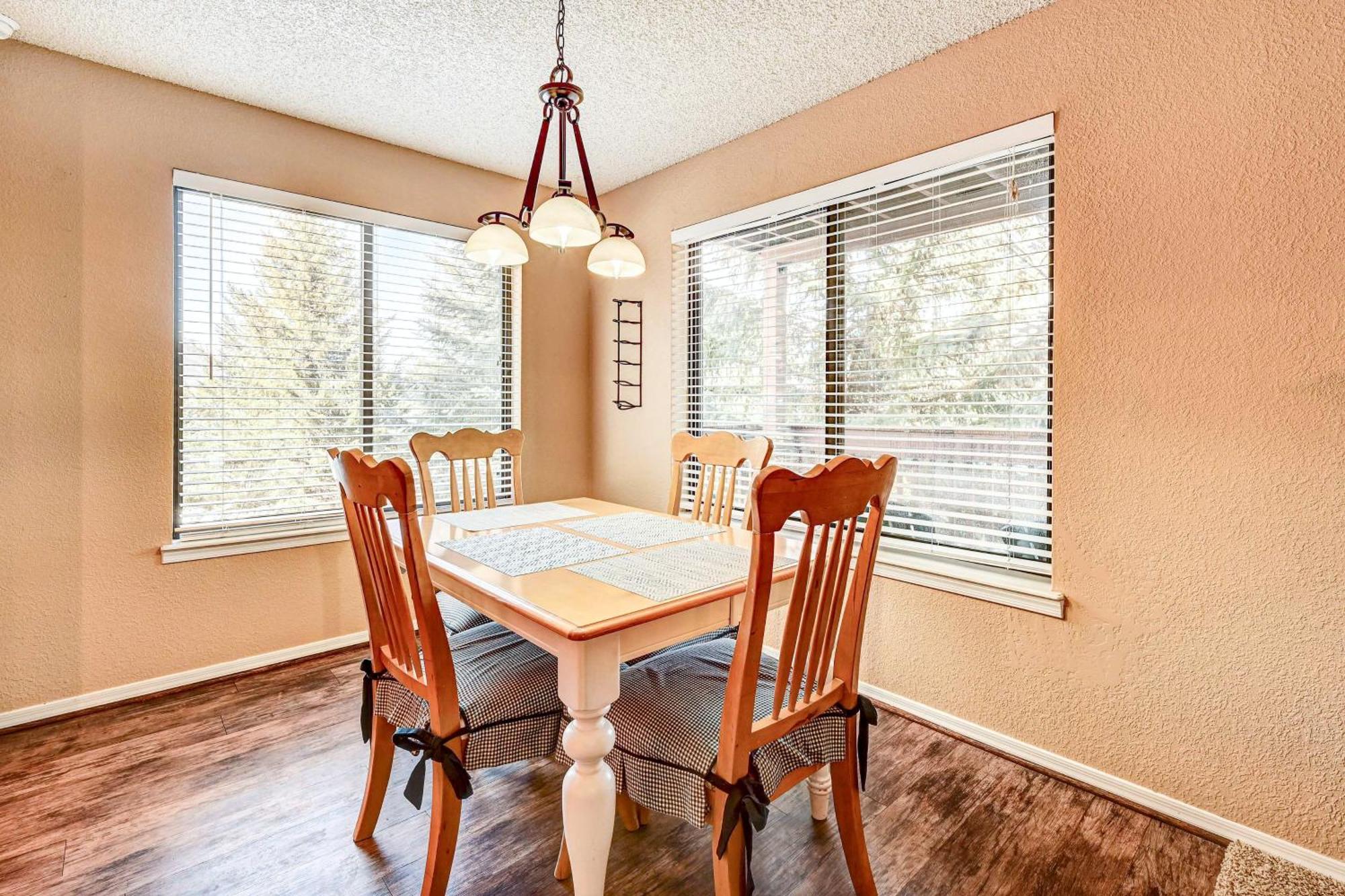 With Balcony In Golf Community! Flagstaff