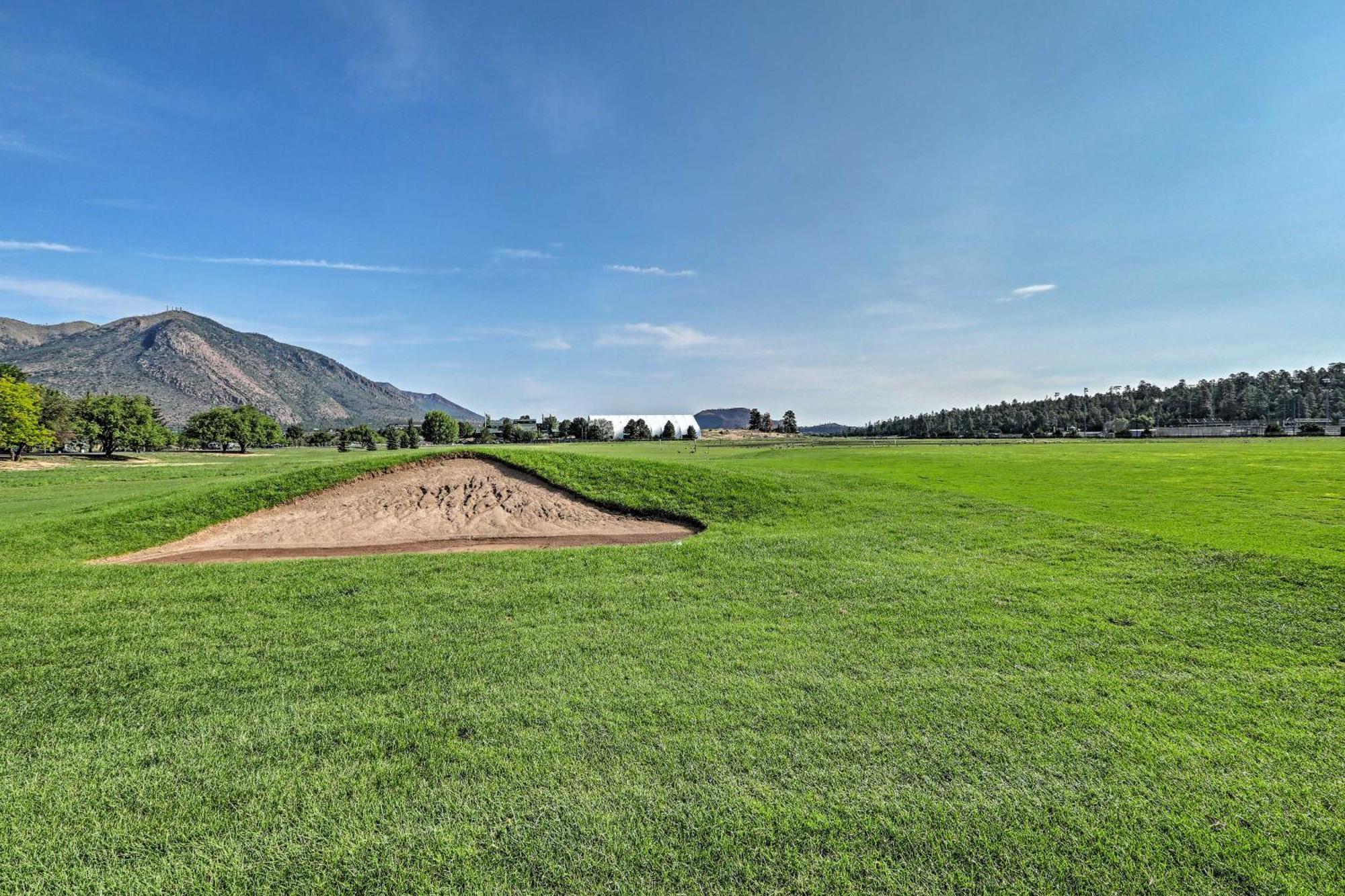 Apartment With Balcony In Golf Community! Flagstaff