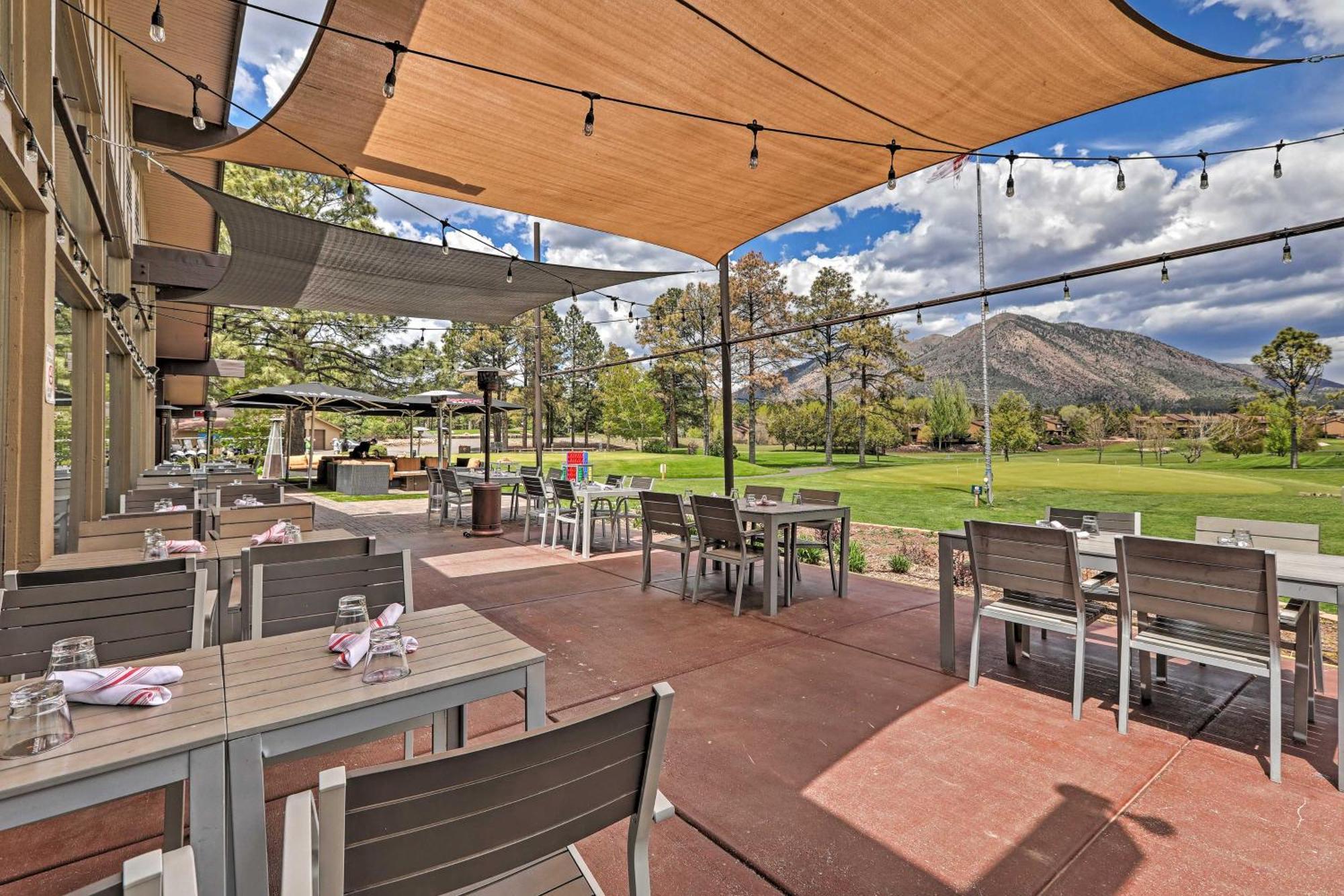 With Balcony In Golf Community! Apartment *