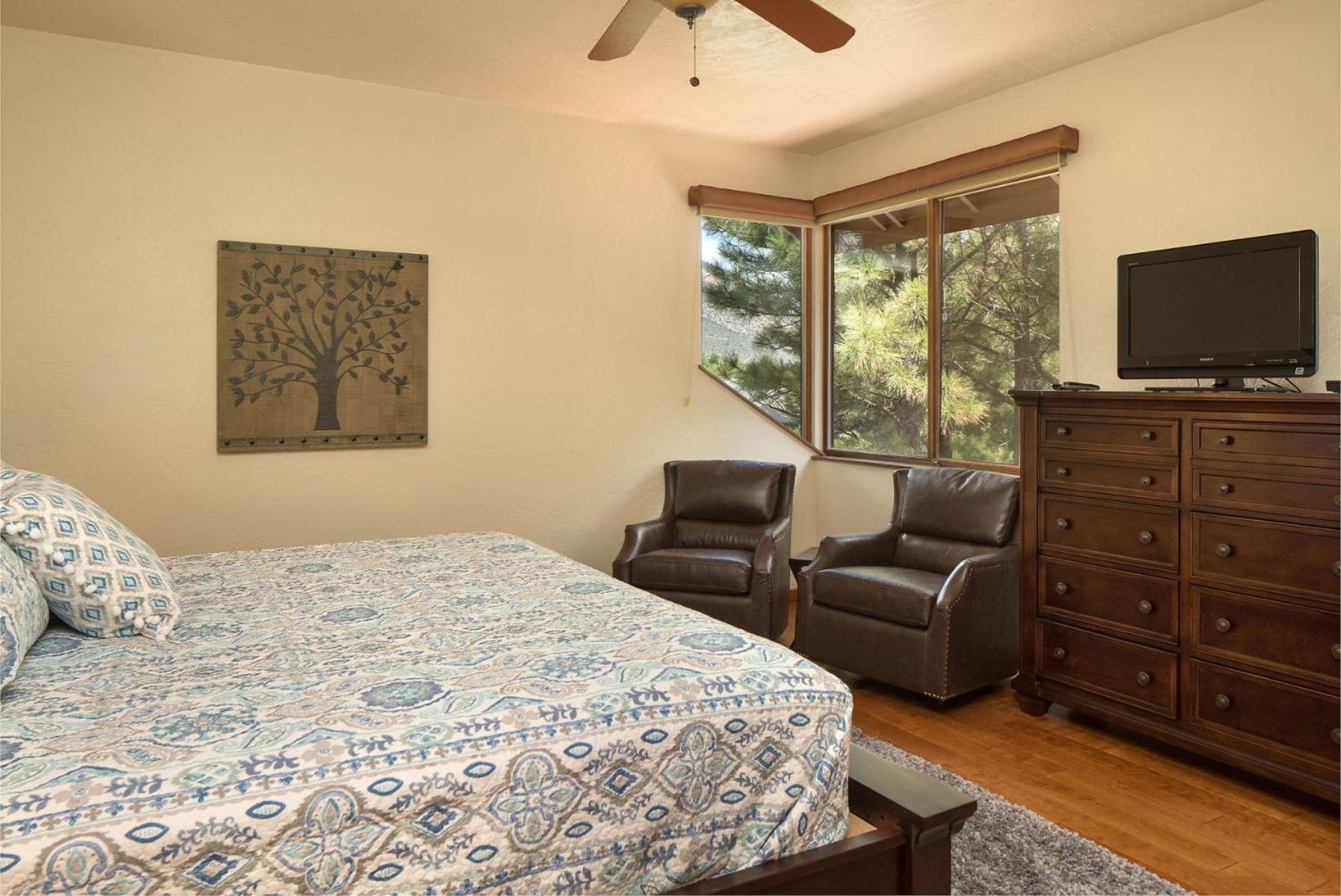 Villa Burning Tree - Forest Views Fire Pit Ac Pet And Family Friendly *
