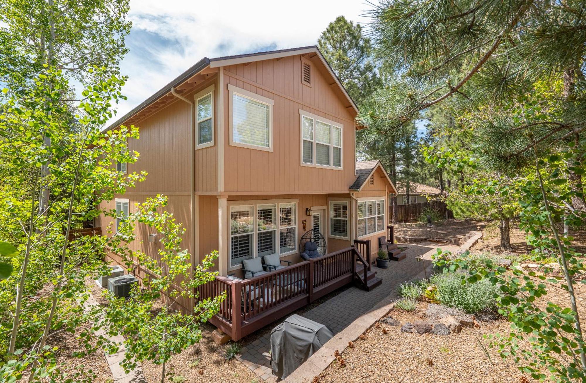 Ponderosa Escape Stunning Location Incredible Game Urban Trail System Ac Ev-charger