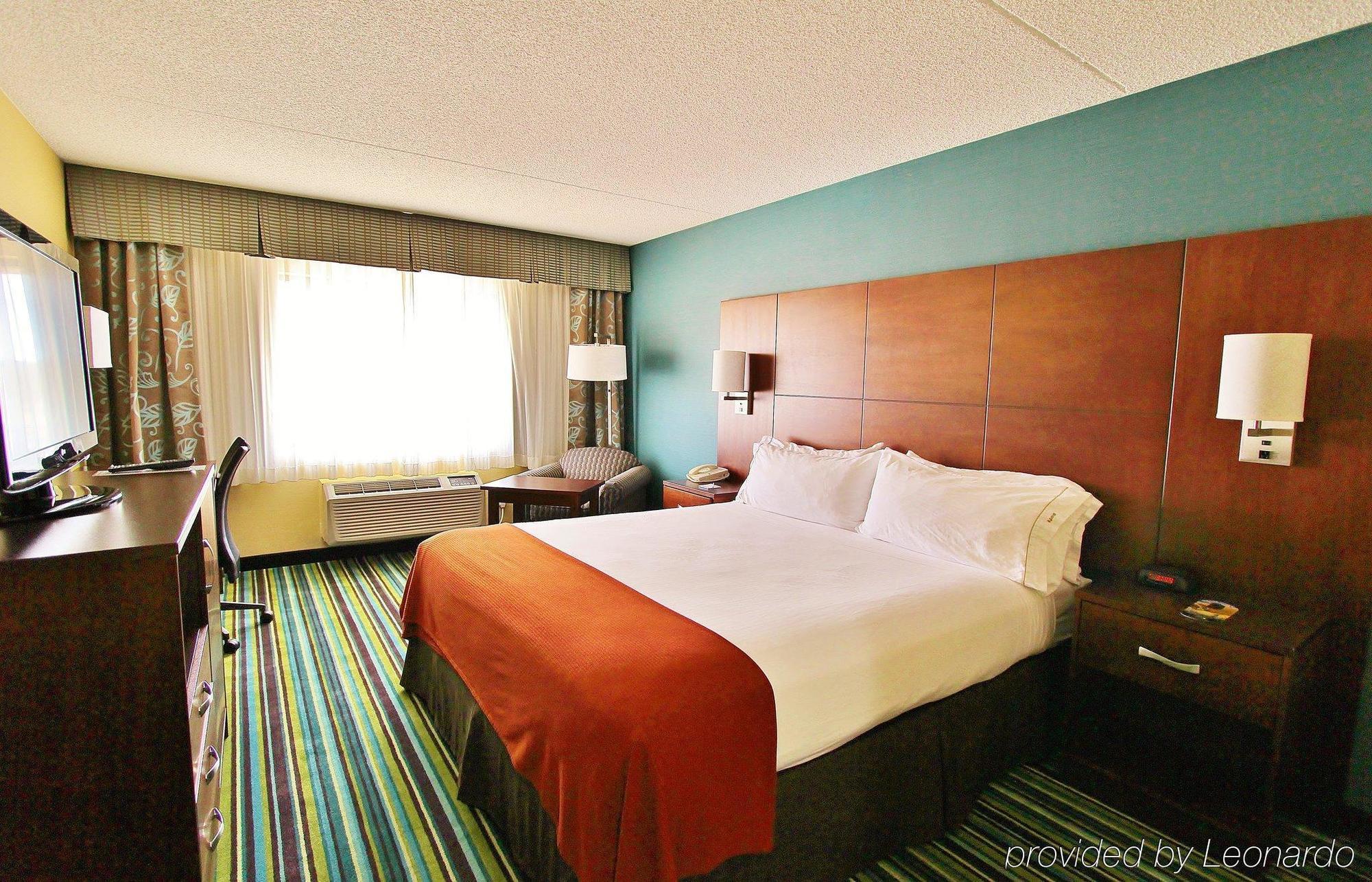 Express By Ihg Hotel 2*