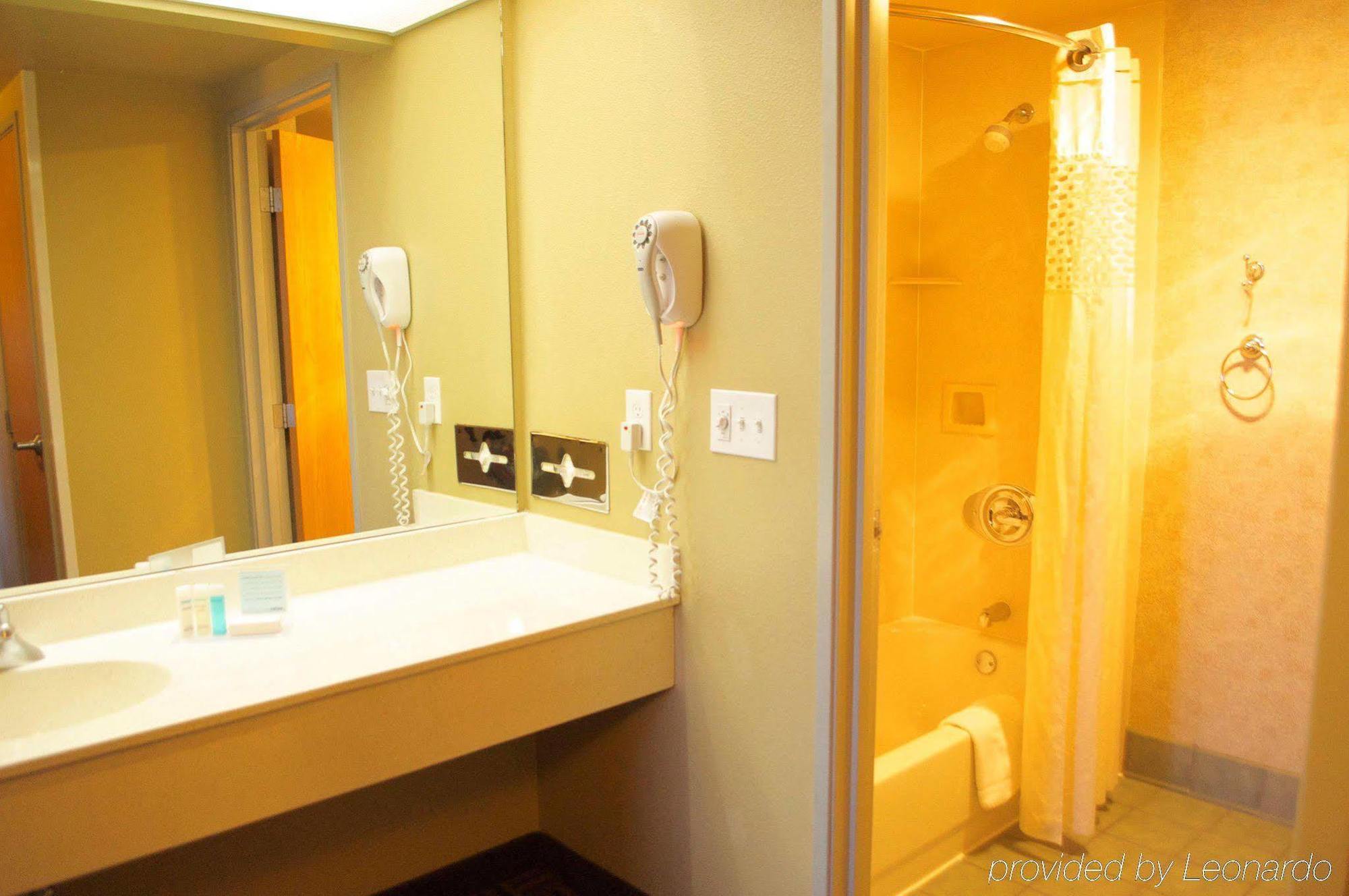 Hampton & - West 3* Flagstaff