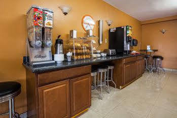 Howard Johnson By Wyndham Hotel 2*