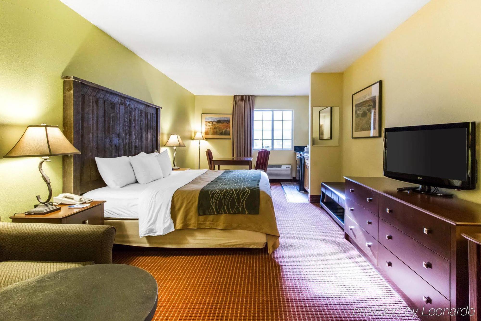 Comfort I-17 & I-40 Inn 3*