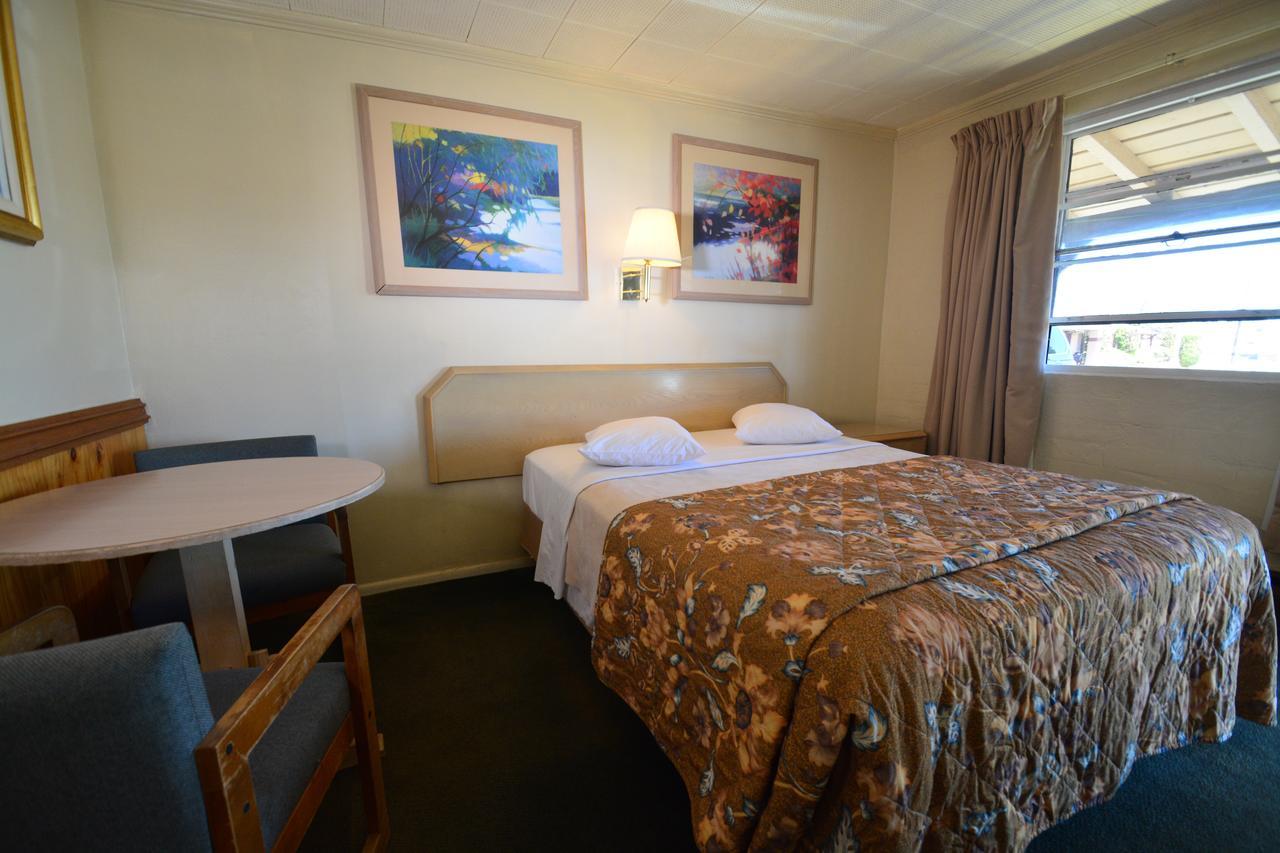Motel Western Hills 2*