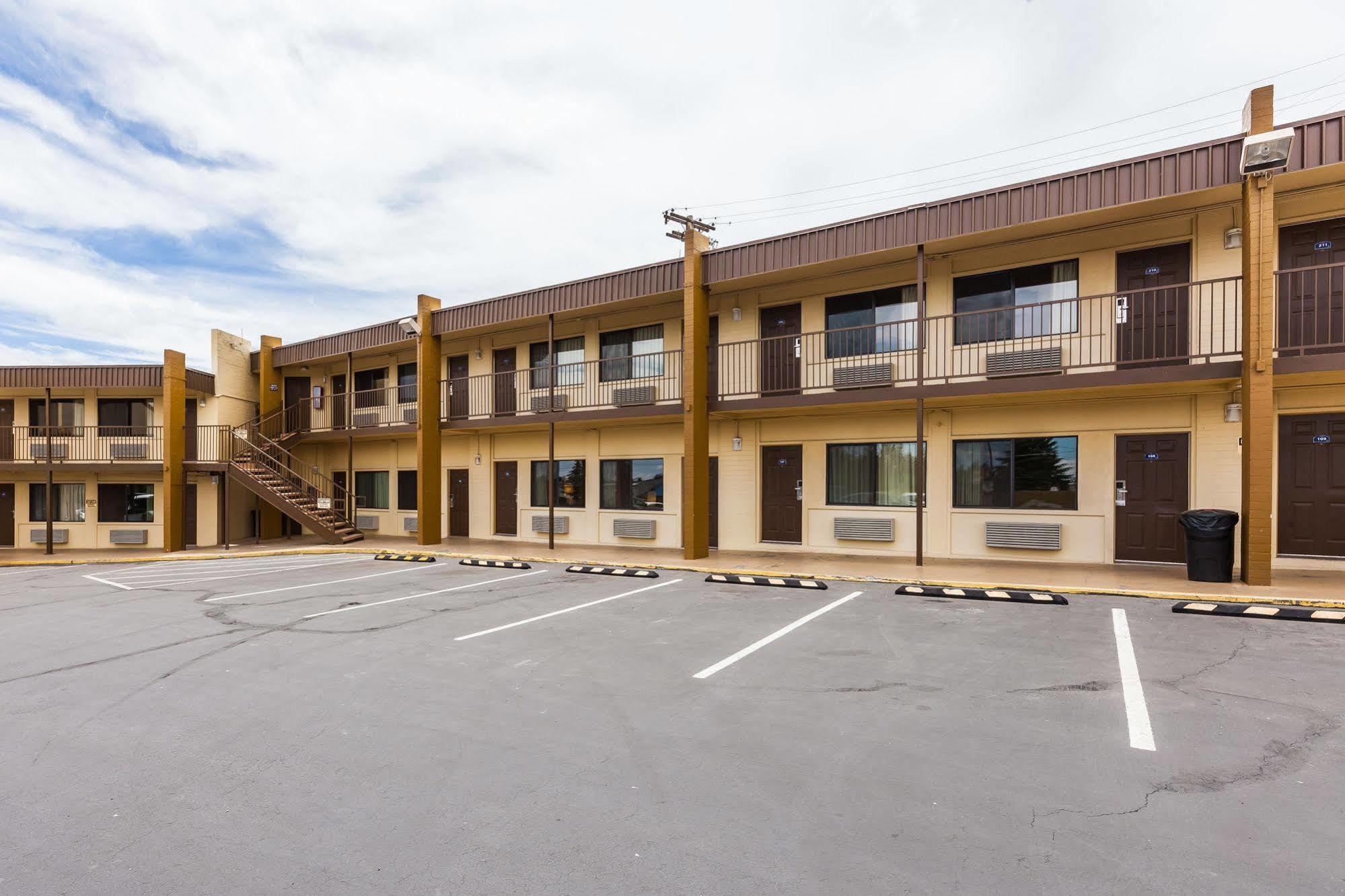 Howard Johnson By Wyndham Hotel