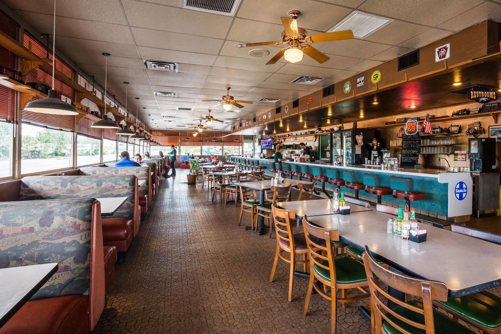 Howard Johnson By Wyndham
