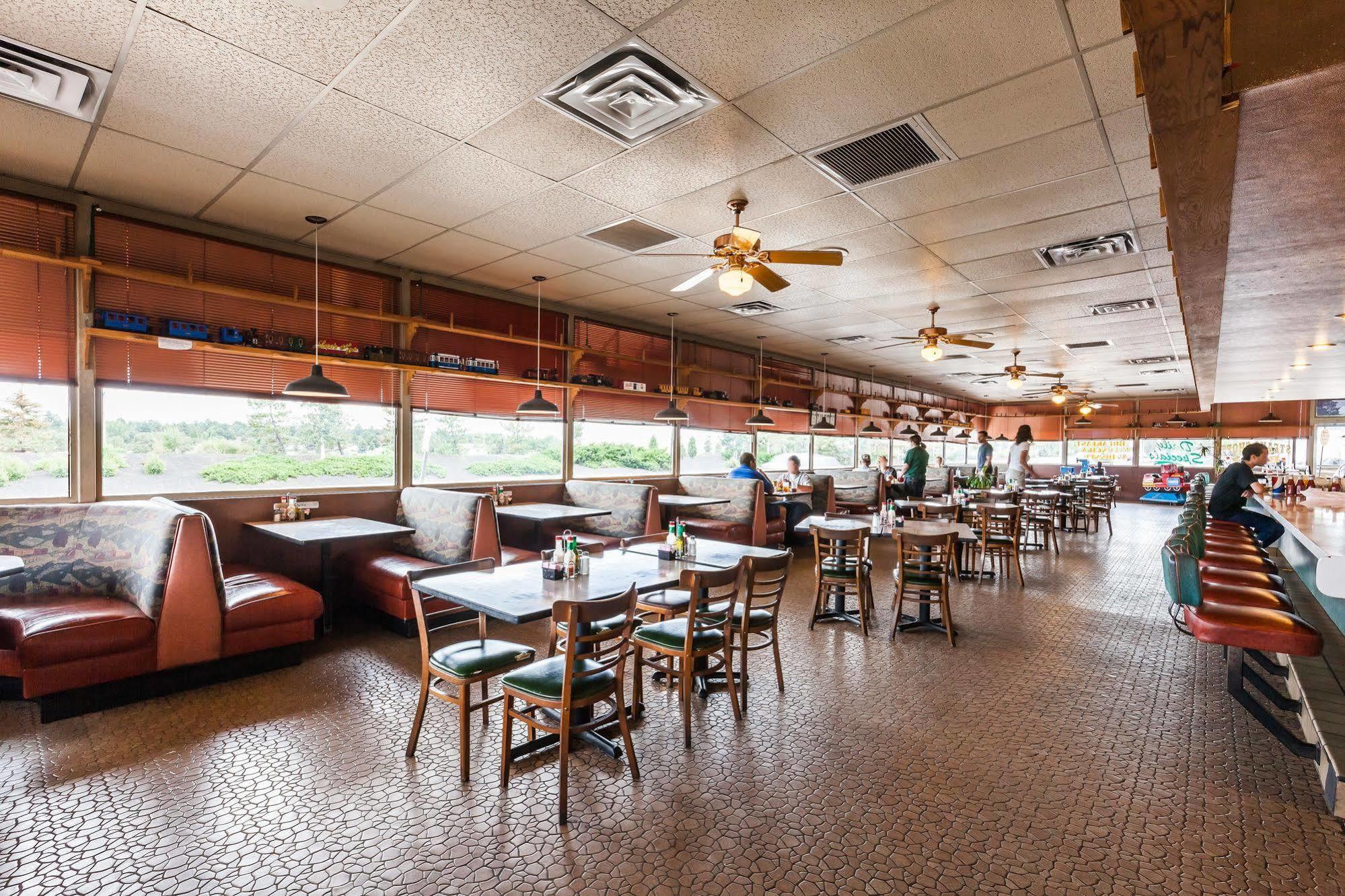 Howard Johnson By Wyndham