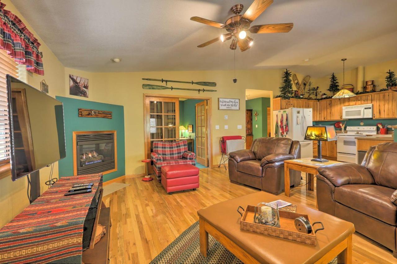 Holiday home Rustic With Deck About 4 Mi To Old Town Flagstaff!