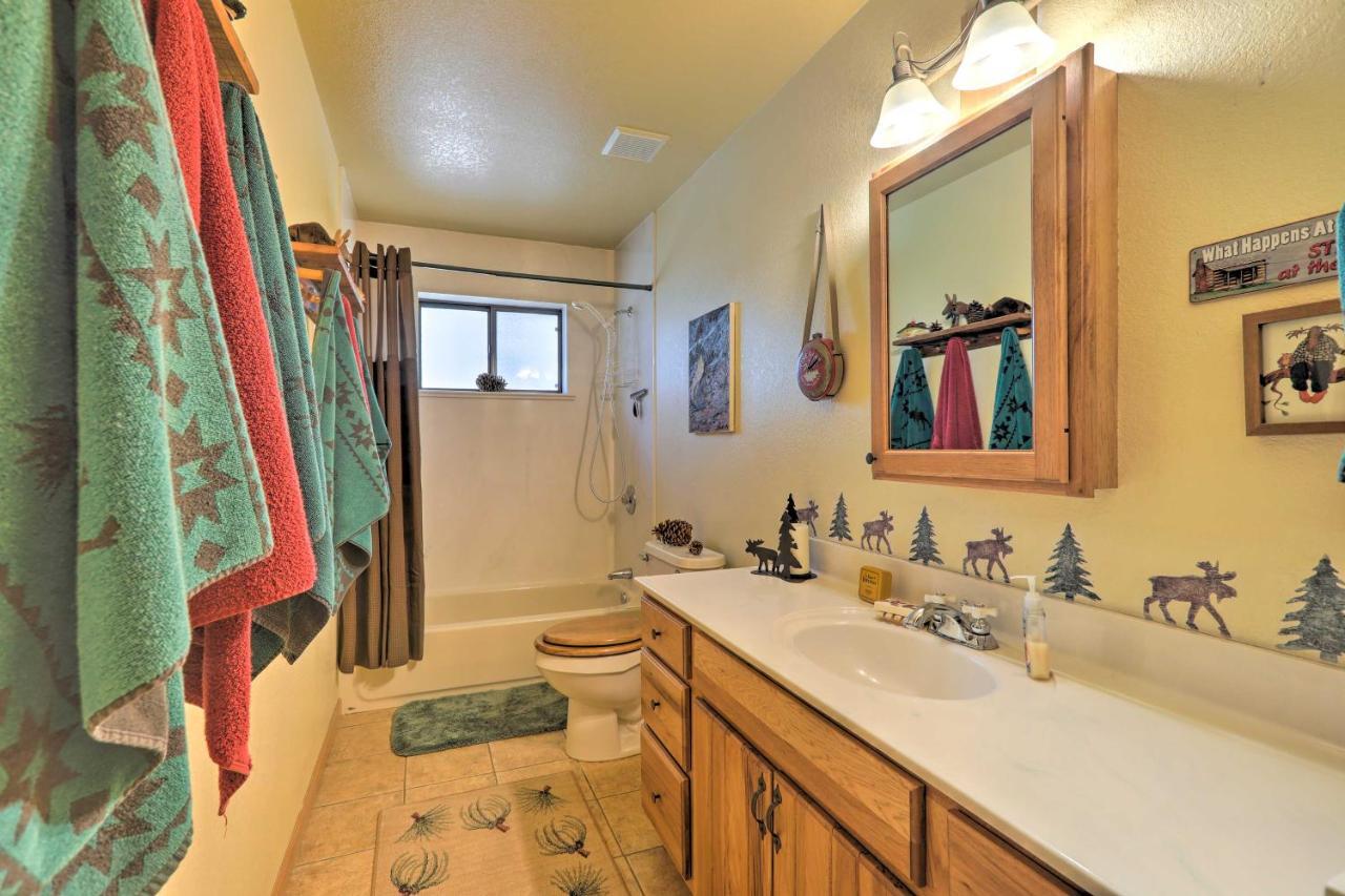 Rustic With Deck About 4 Mi To Old Town Flagstaff! Holiday home Flagstaff