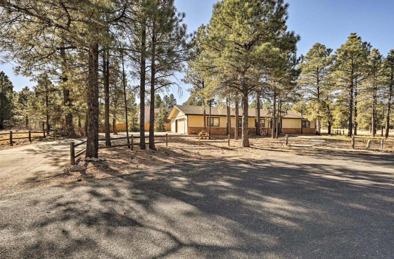 Country Club - 18 Miles To Arizona Snowbowl! Holiday home *