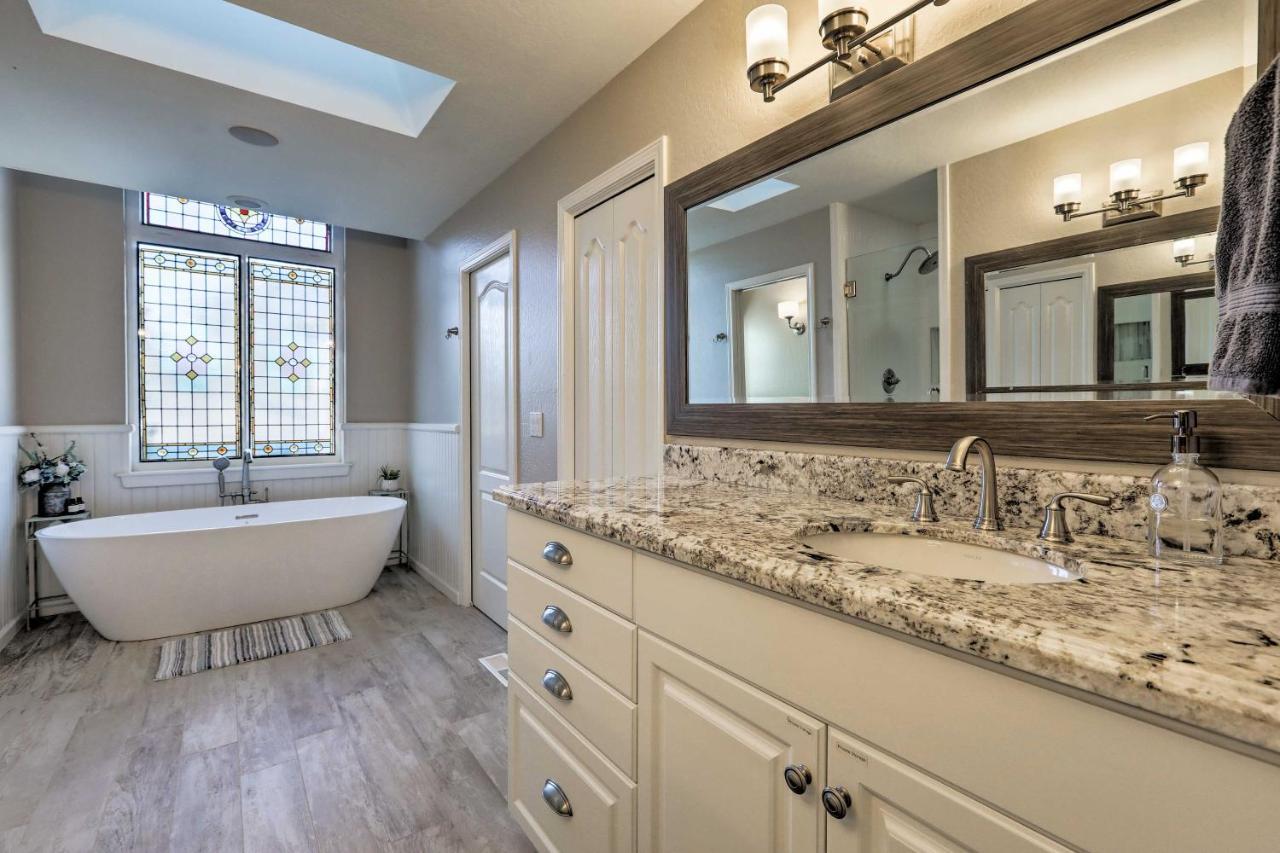 Holiday home Upscale With Hot Tub And Mountain Views Flagstaff