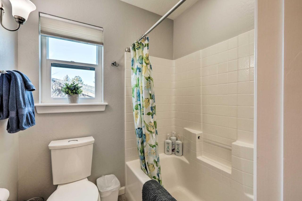 Upscale With Hot Tub And Mountain Views Holiday home Flagstaff