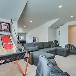 Flagstaff Group Getaway With Game Room And Deck