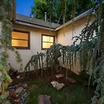 Stylish 1920S Downtown Flagstaff Unit With Hottub