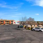 Kings House Motor Hotel