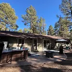 The Eagles Nest With Hot Tub