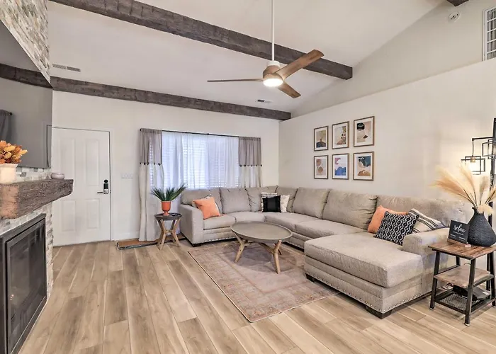 Stylish Flagstaff Hideaway With Hot Tub And Fire Pit!