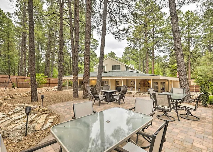 Expansive Flagstaff Family Retreat With Media Room!