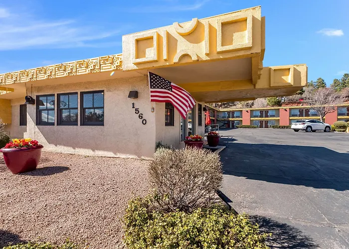 Kings House Motor Hotel