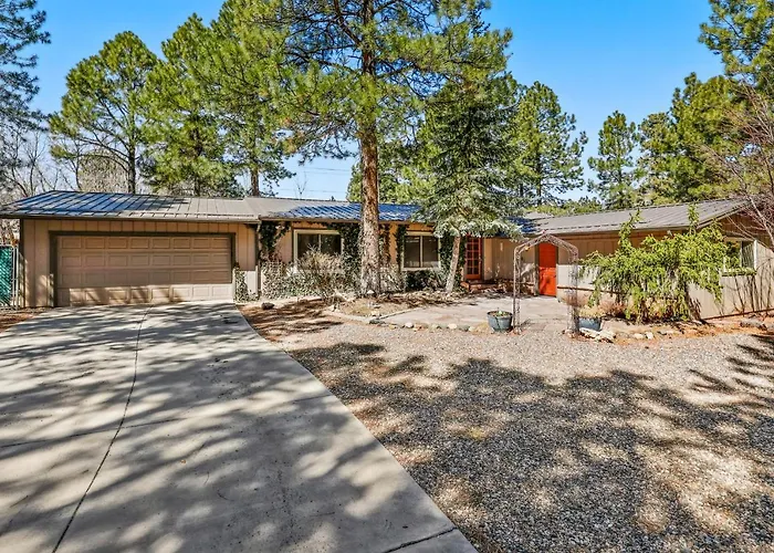 Captivating Continental Country Club Retreat With 4 Bdr And Spacious Deck!