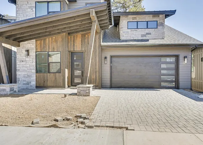 Flagstaff Group Getaway With Game Room And Deck