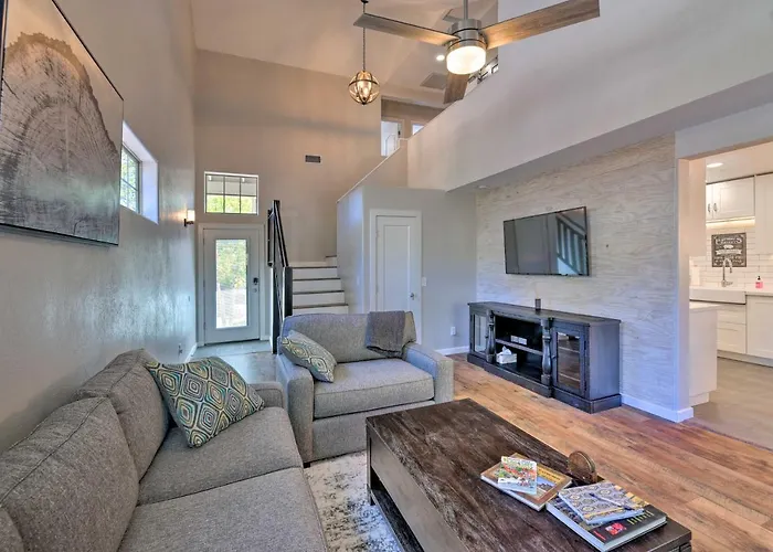 Modern Flagstaff Home With Bbq Walk Downtown!
