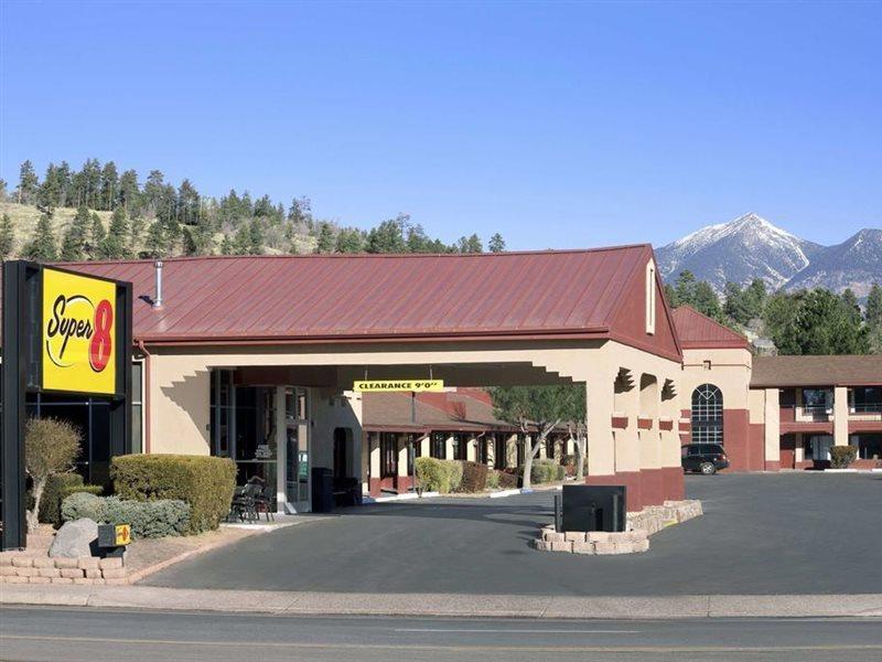 Motel Super 8 By Wyndham Nau/downtown Conference Center 2*
