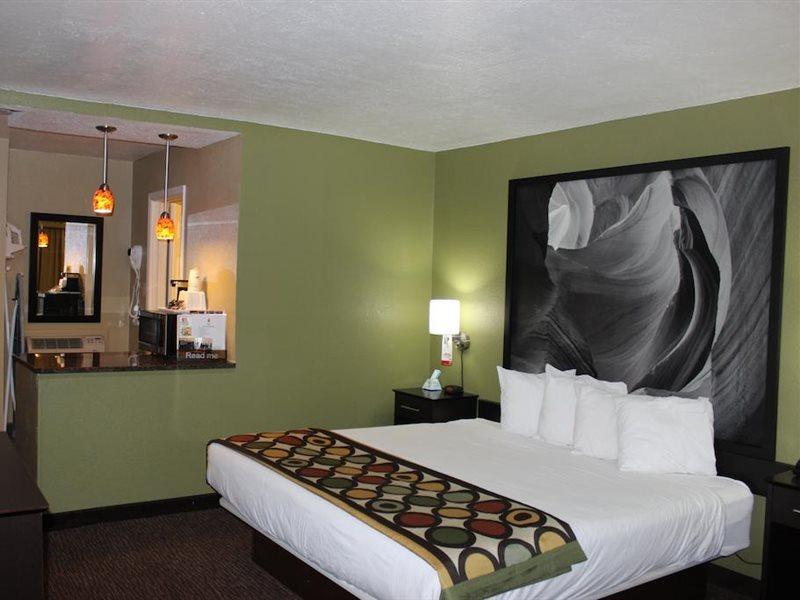 Super 8 By Wyndham Nau/downtown Conference Center Motel 2*