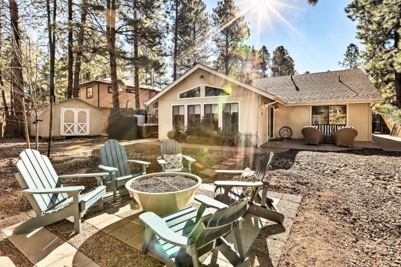 Stylish Hideaway With Hot Tub And Fire Pit!