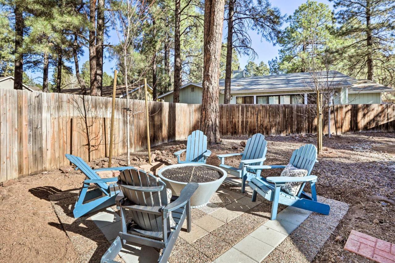 Holiday home Stylish Hideaway With Hot Tub And Fire Pit!