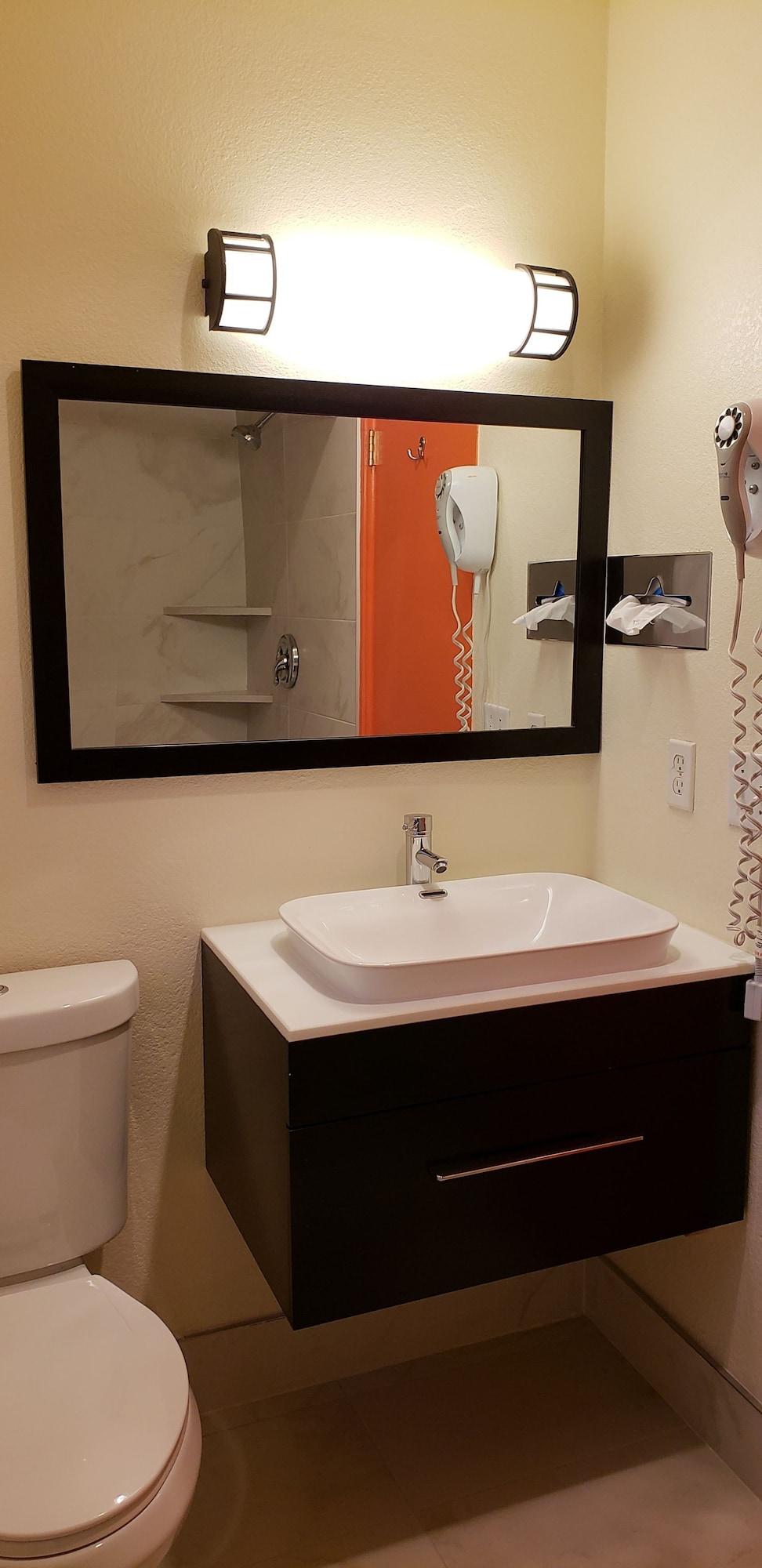 Motel Howard Johnson By Wyndham University West
