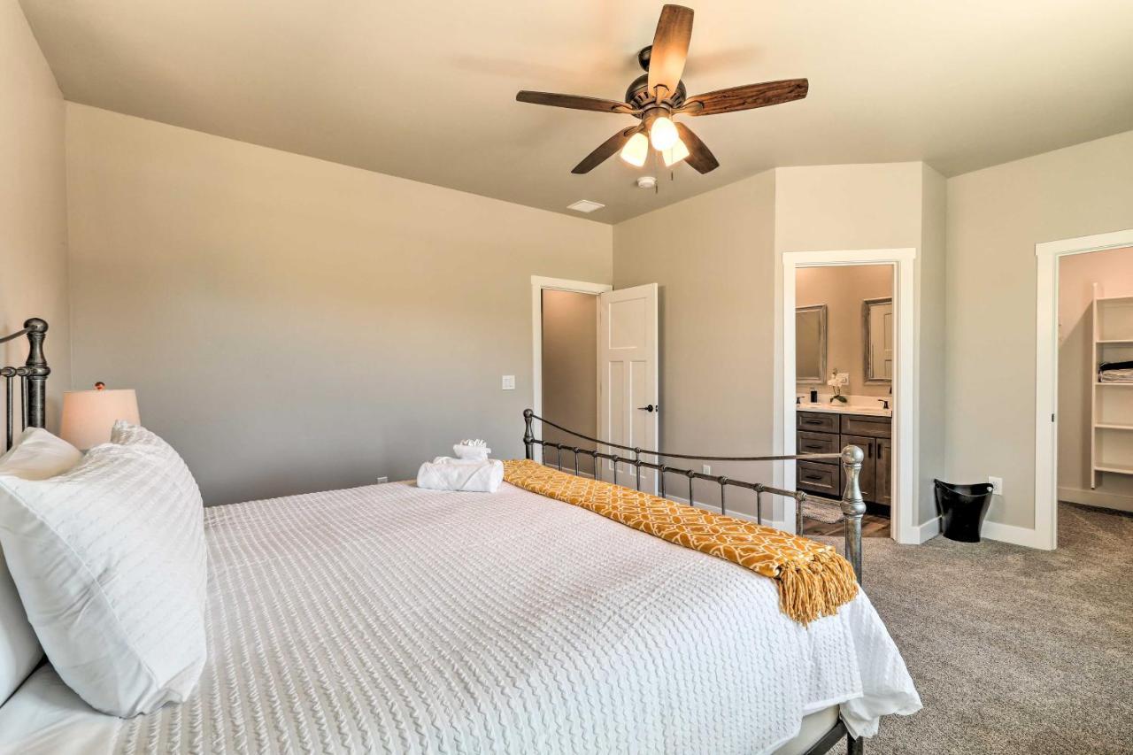Modern Home, 4 Mi To Downtown! Holiday home Flagstaff