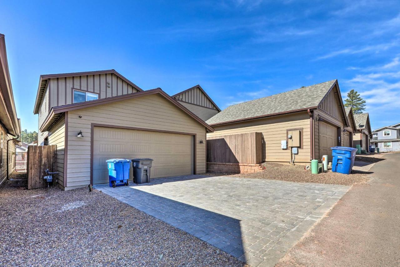 Modern Home, 4 Mi To Downtown! Holiday home *
