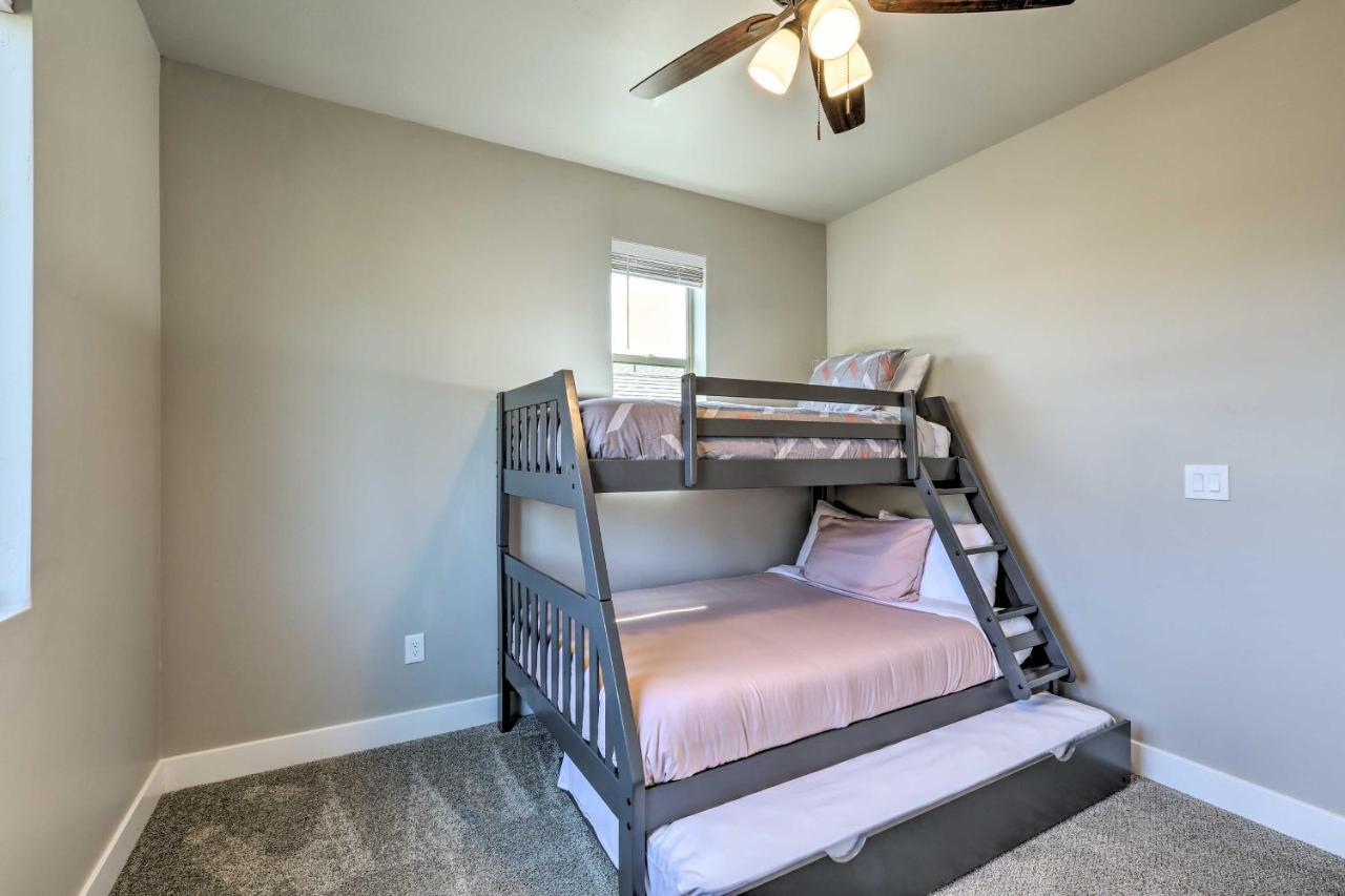 Modern Home, 4 Mi To Downtown! Holiday home Flagstaff