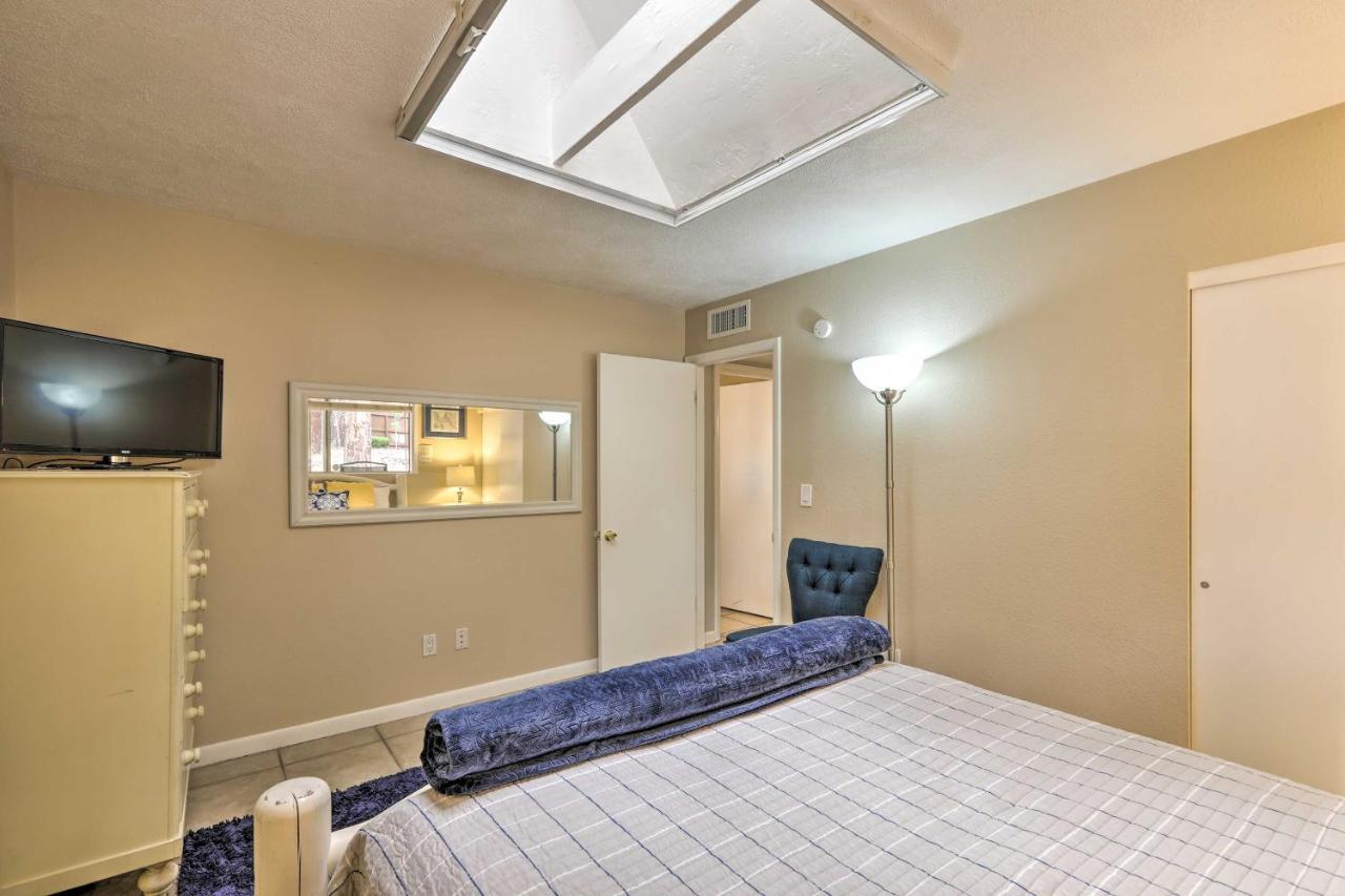 Holiday home Expansive Family Retreat With Media Room! *