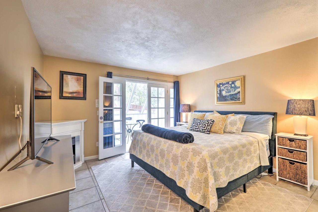 Holiday home Expansive Family Retreat With Media Room! *