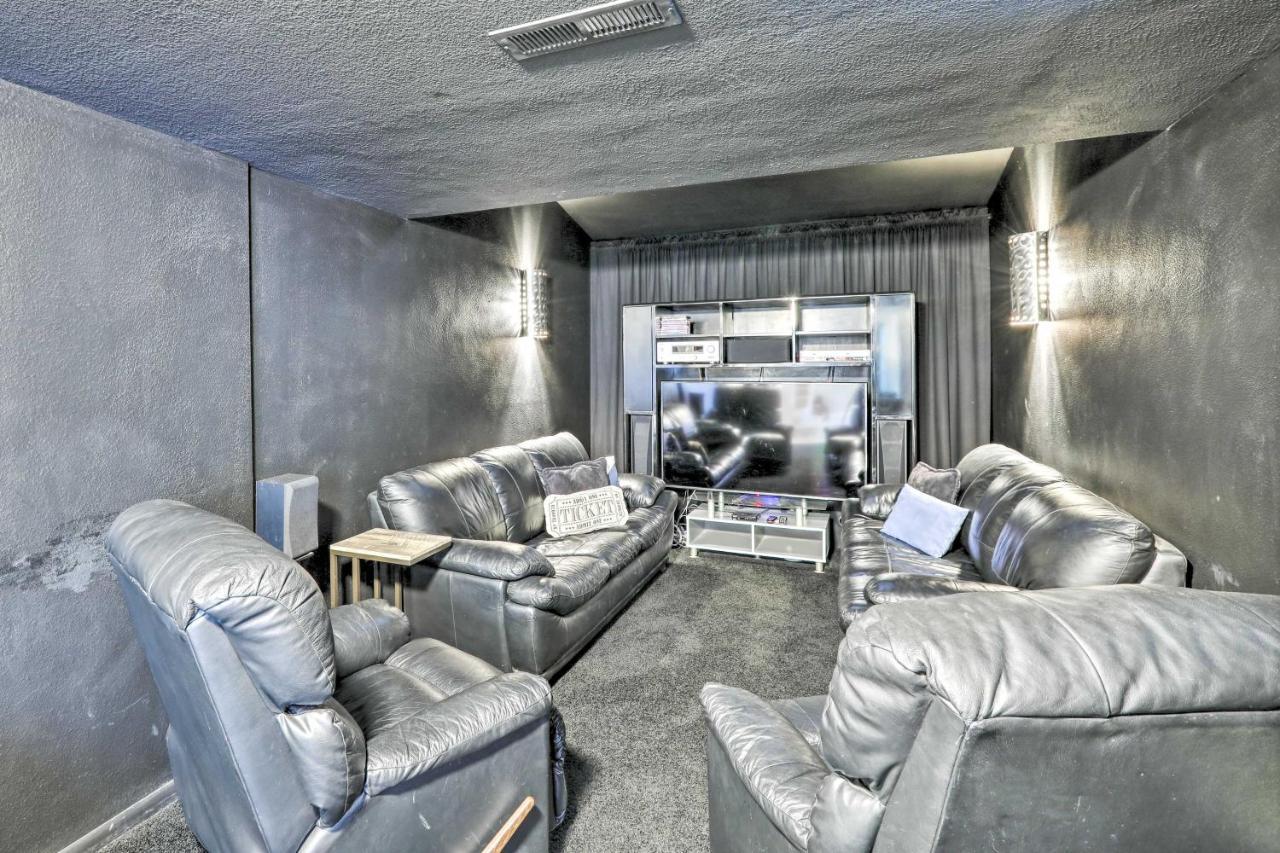 Expansive Family Retreat With Media Room! Holiday home Flagstaff