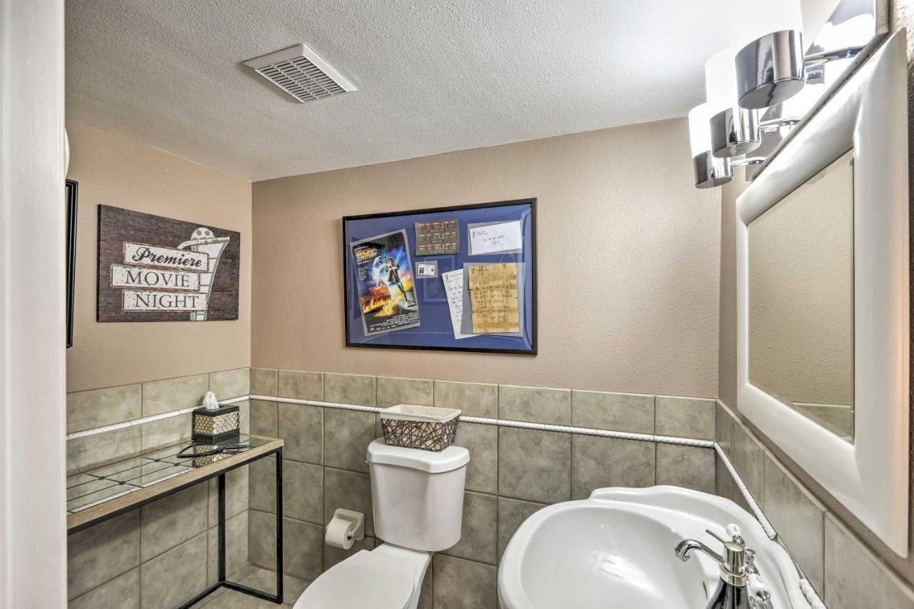 Expansive Family Retreat With Media Room! *