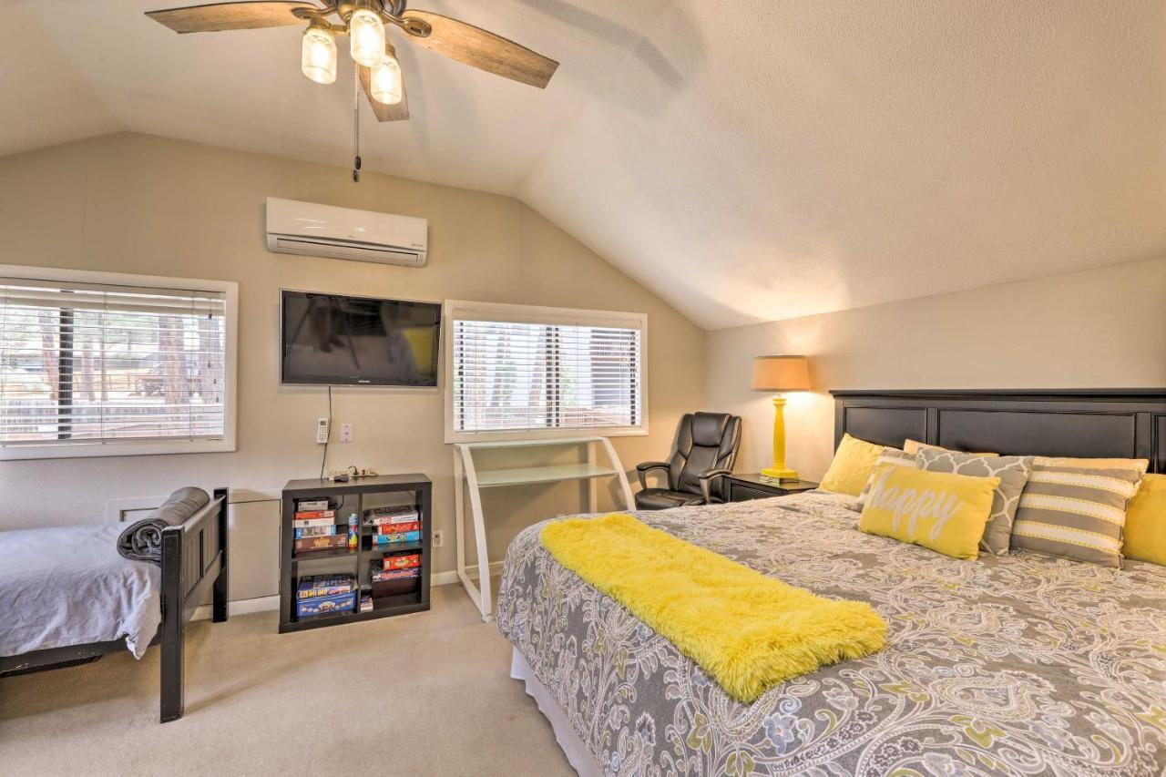 Expansive Family Retreat With Media Room! Holiday home