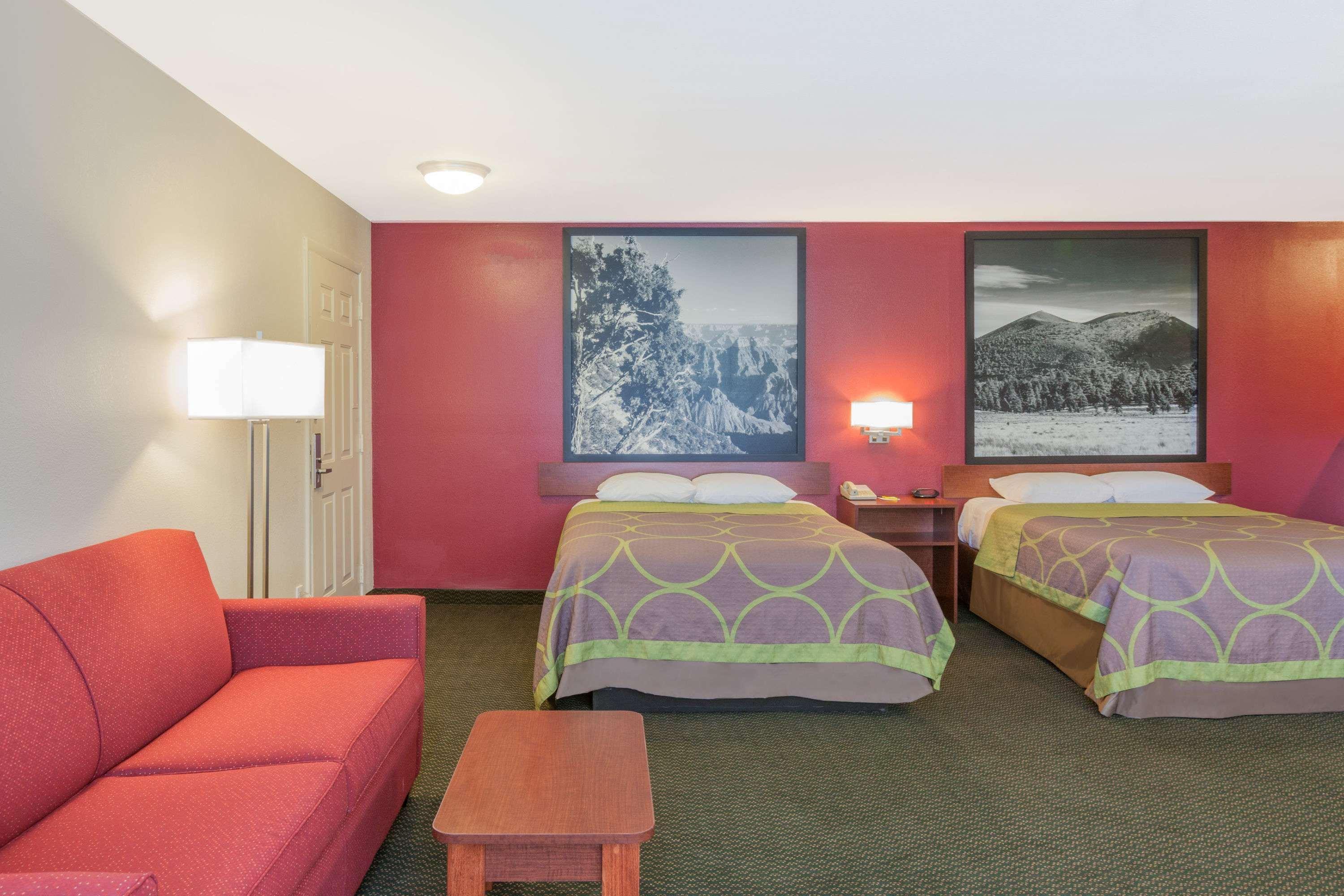 6 Az Hotel