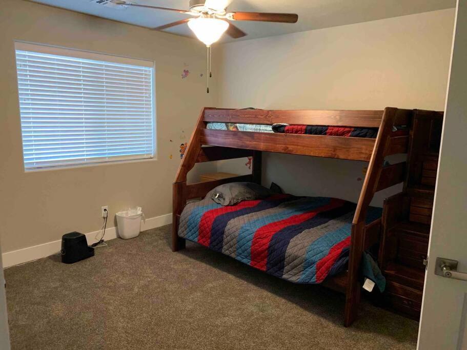 Family Friendly 4-bdrm 3.5 Bath W Guest * Flagstaff