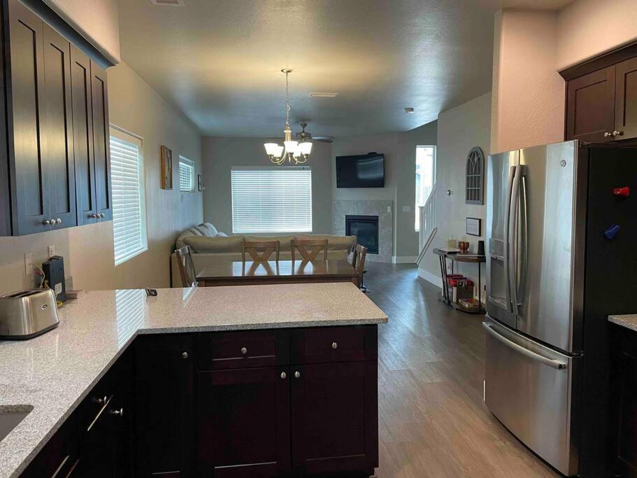 Family Friendly 4-bdrm 3.5 Bath W Guest * Flagstaff